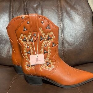 Sam & Libby Tan Western Embroidered Ankle Boots